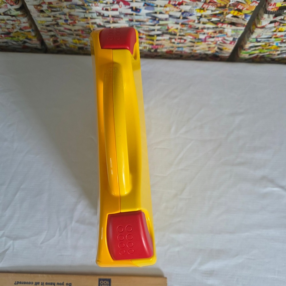 LEGO Yellow Plastic Storage Carrying Case Organizer with Red Latches Handle - Picture 7 of 16
